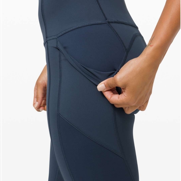 NWT Lululemon All the right places 23" iro… - Picture 9 of 12